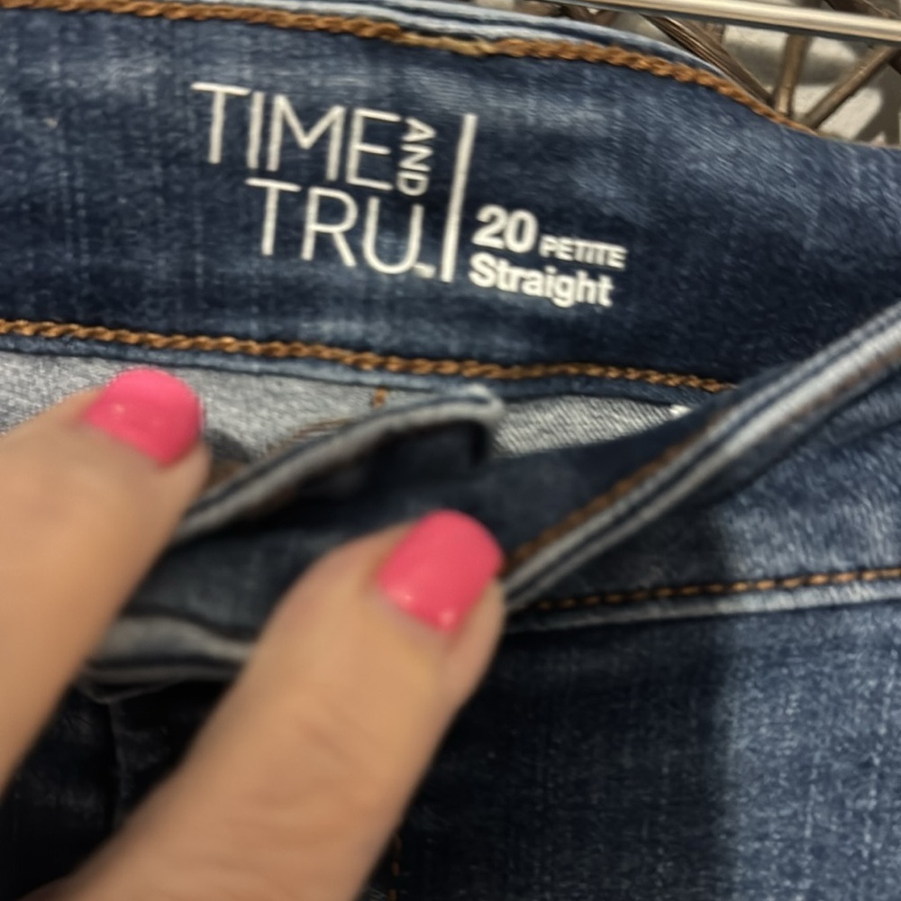 Time and Tru Straight Leg Jeans 20 Petite Women’s Plus Denim Cuffed Classic Fit - Picture 3 of 6